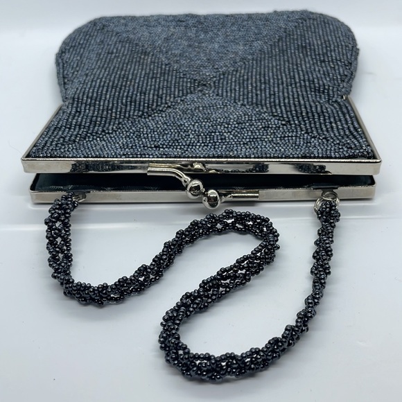 Express World Brand Evening Clutch Bag, 6-3/4” Long. Gray Iridescent Beading. - Picture 5 of 8